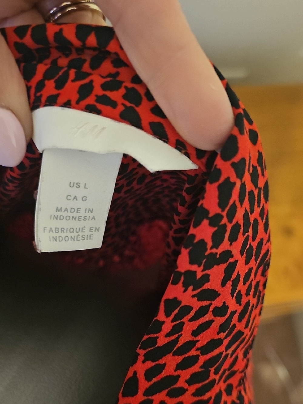 H&M Red and Black Leopard-Print Button-Up Blouse - Picture 3 of 4